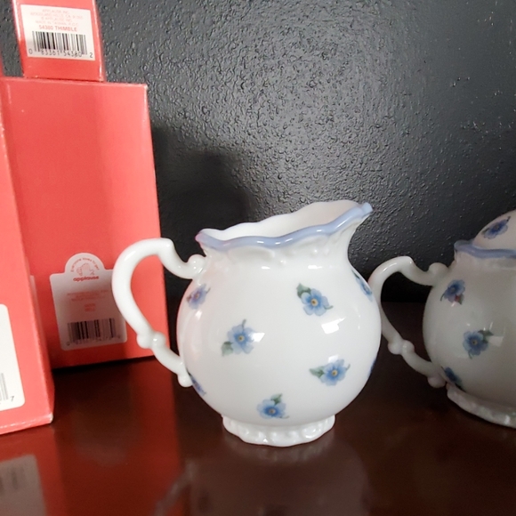 Applause Sugar & Creamer Set - Picture 4 of 5